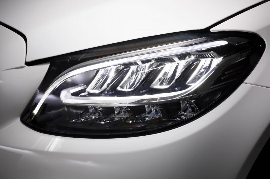 Детали экстерьера Mercedes-Benz C200 Avantgarde Line (W205) 2018 года  (WW) (фото 31 из 40)